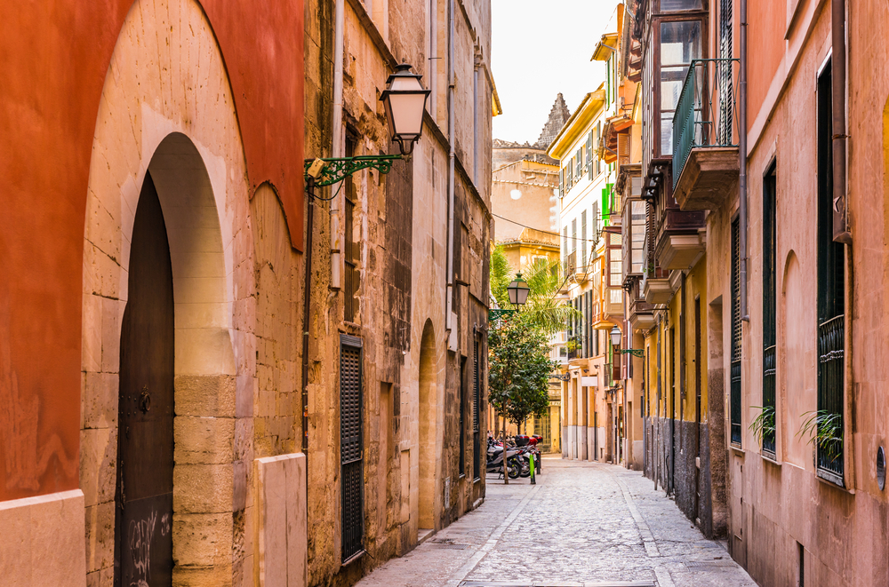 Maiorca: da luglio a Palma vietato affittare case ai turisti