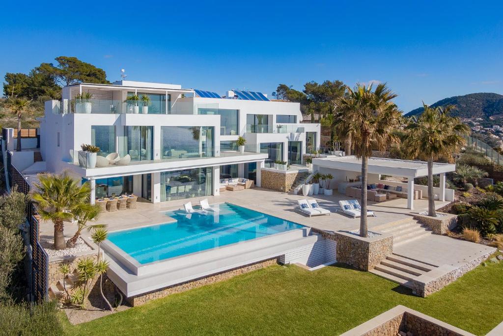 Blue Sky Mallorca Luxury Villa1